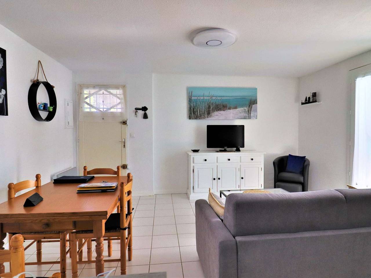 Appartement entier, Charmant appartement avec jardin, proche plages, commerces et Royan, parking privé in Saint-Georges-de-Didonne, Côte de Beauté