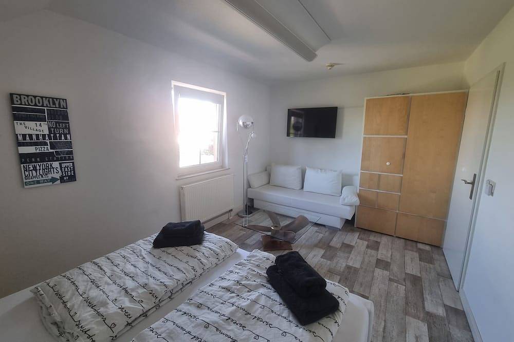 Ganze Wohnung, Ferienwohnung mit Pool am Stadtrand von Dresden in Kesselsdorf, Wilsdruff