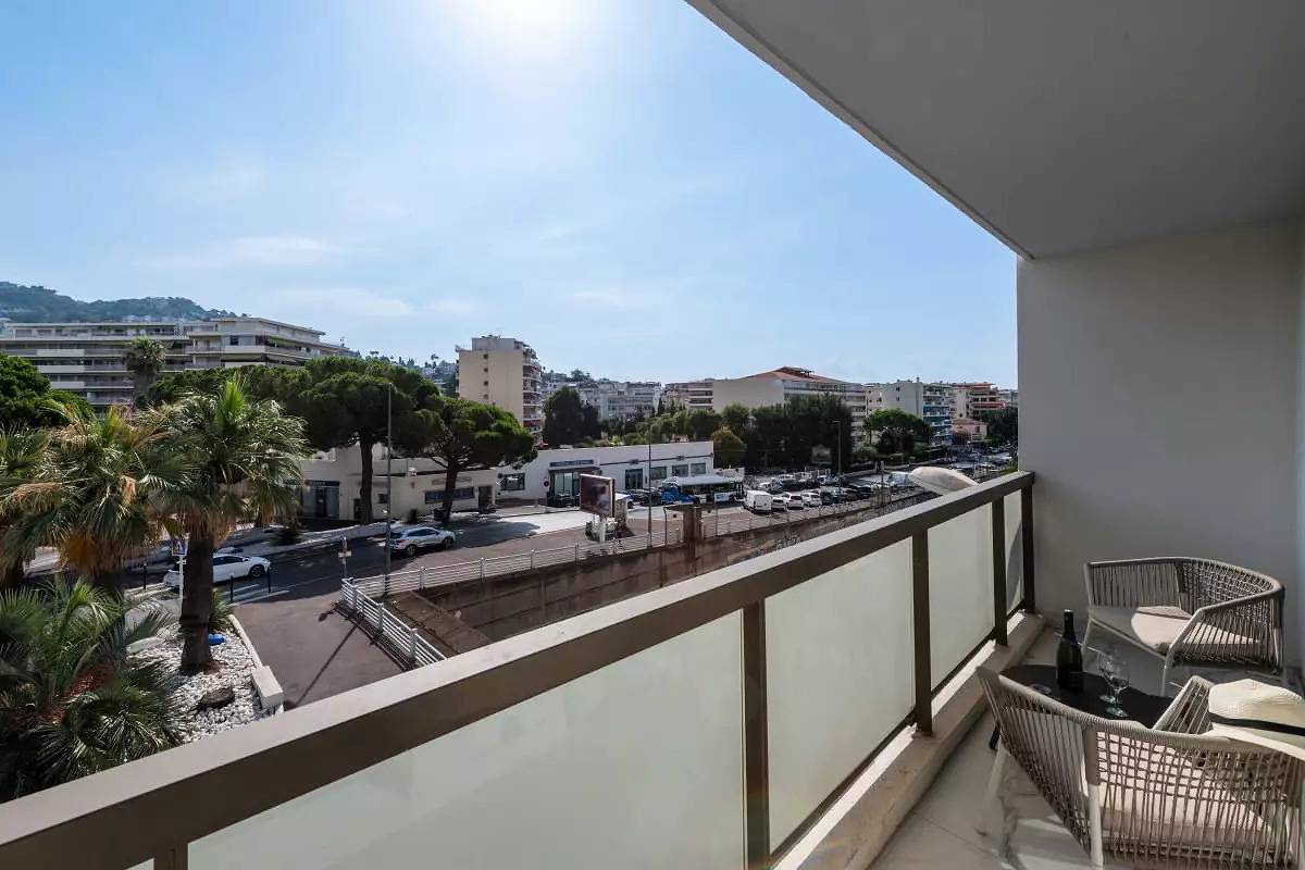 Ganze Wohnung, 2P Crossing, Centre Cannes, Rue d'Antibes in Cannes, Mittelmeerküste (Frankreich)