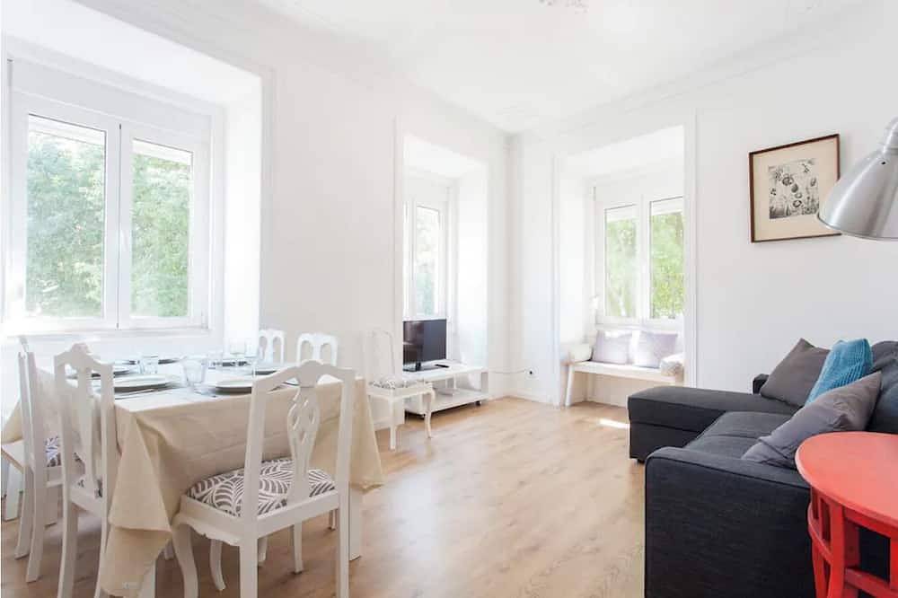 Entire apartment, Near the River 3 Bedrooms Flat, with Ac for 9 in Lisbon, Costa de Lisboa