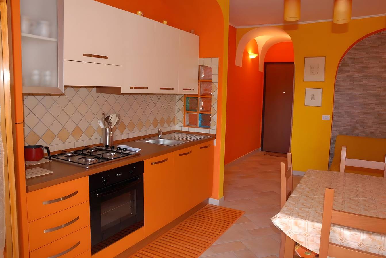 Entire apartment, Apartment 'Arancio' with Private Terrace and Air Conditioning in Parco Nazionale dell'Arcipelago di La Maddalena, La Maddalena