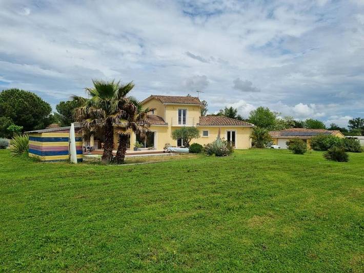 Location de vacances pour 15 personnes, avec piscine ainsi que jardin et vue à Eaunes - 2