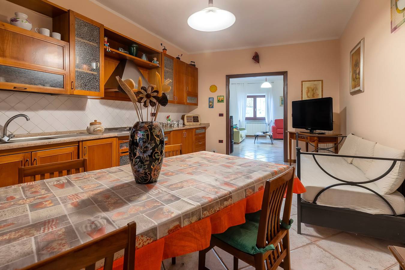 Ferienhaus 'Delle Fate' mit Bergblick, privatem Garten und Klimaanlage in Giave, Sassari Provinz