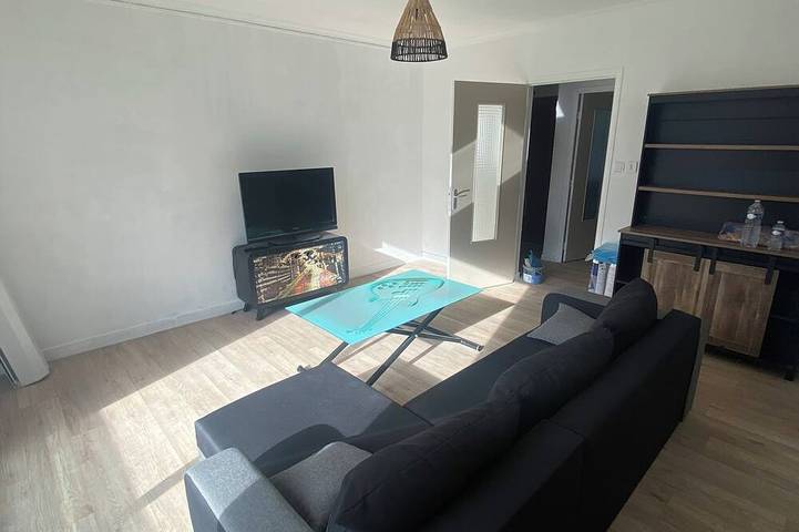 Appartement entier, Appartement sur Auch avec vue imprenable sur les Pyrénées in Auch, Gers