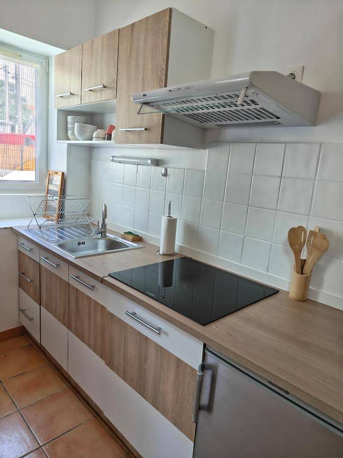 Location de vacances pour 5 personnes, avec jardin à Ardillières - 4
