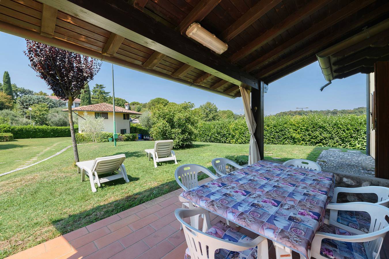 Ferienhaus 'Le Paolette' mit Seeblick, Gemeinschaftspool und privater Terrasse in Padenghe sul Garda, Gardasee-Berge
