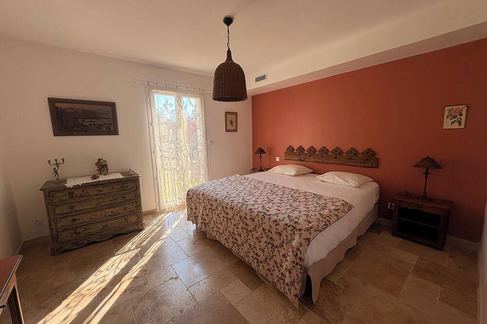 Farniente in Valloncourt in Cheval-Blanc, Parc naturel régional du Luberon