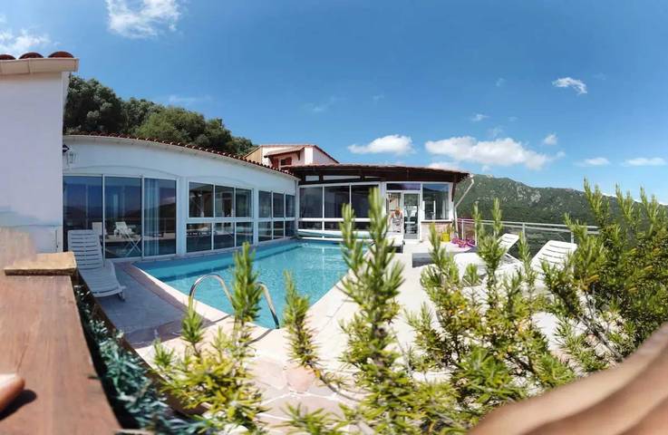 Villa pour 8 personnes, avec piscine et terrasse à Olmeto