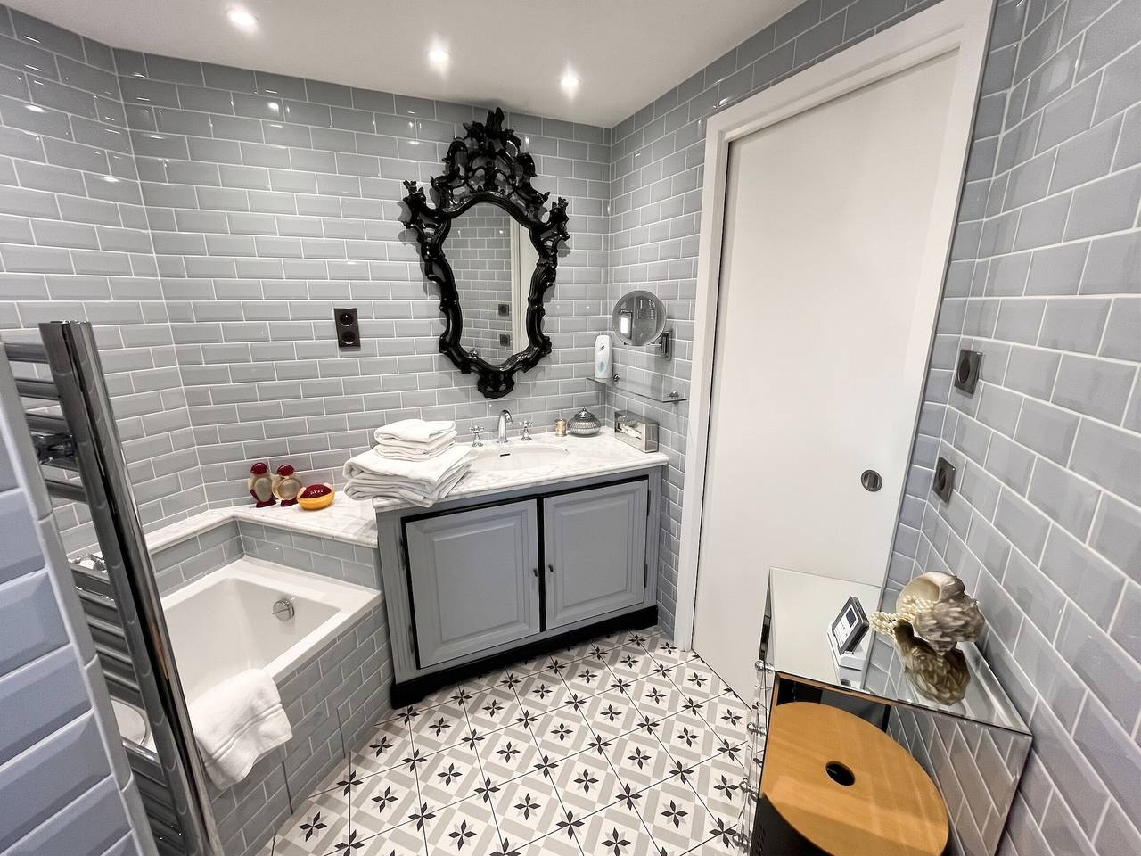 Appartement entier, Appartement lumineux avec jacuzzi à Cannes 60 m² in Cannes La Bocca, Cannes