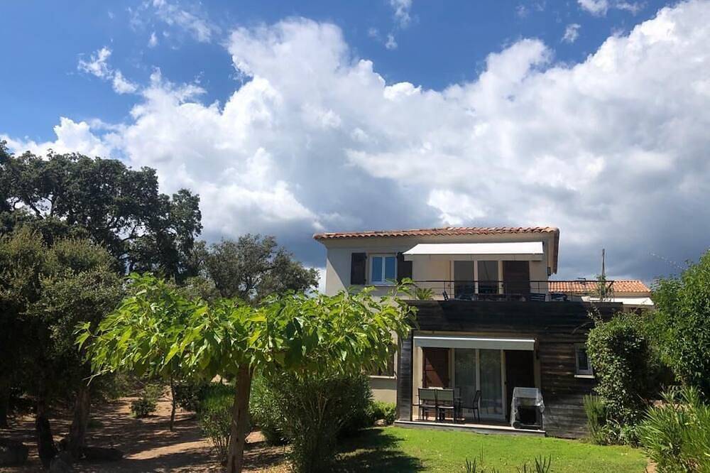 Appartement entier, Appartement dans résidence avec piscine, gardien , 7 minutes à pied de la plage in Pinarellu, Zonza