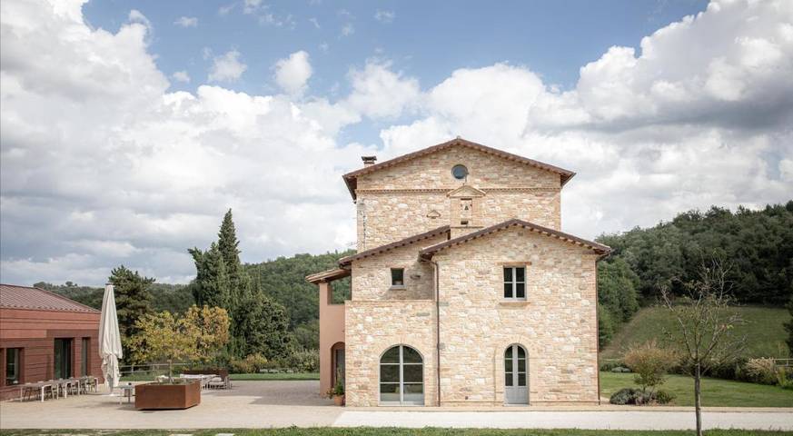 B&b per 3 persone, con Idromassaggio e Terrazza nonché Giardino e Piscina in Parco nazionale dei Monti Sibillini