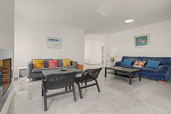 Casa vacacional 'Canarian Villa with Pool' con vistas a la montaña, piscina privada y Wi-Fi in Risco Caido, La Orotava