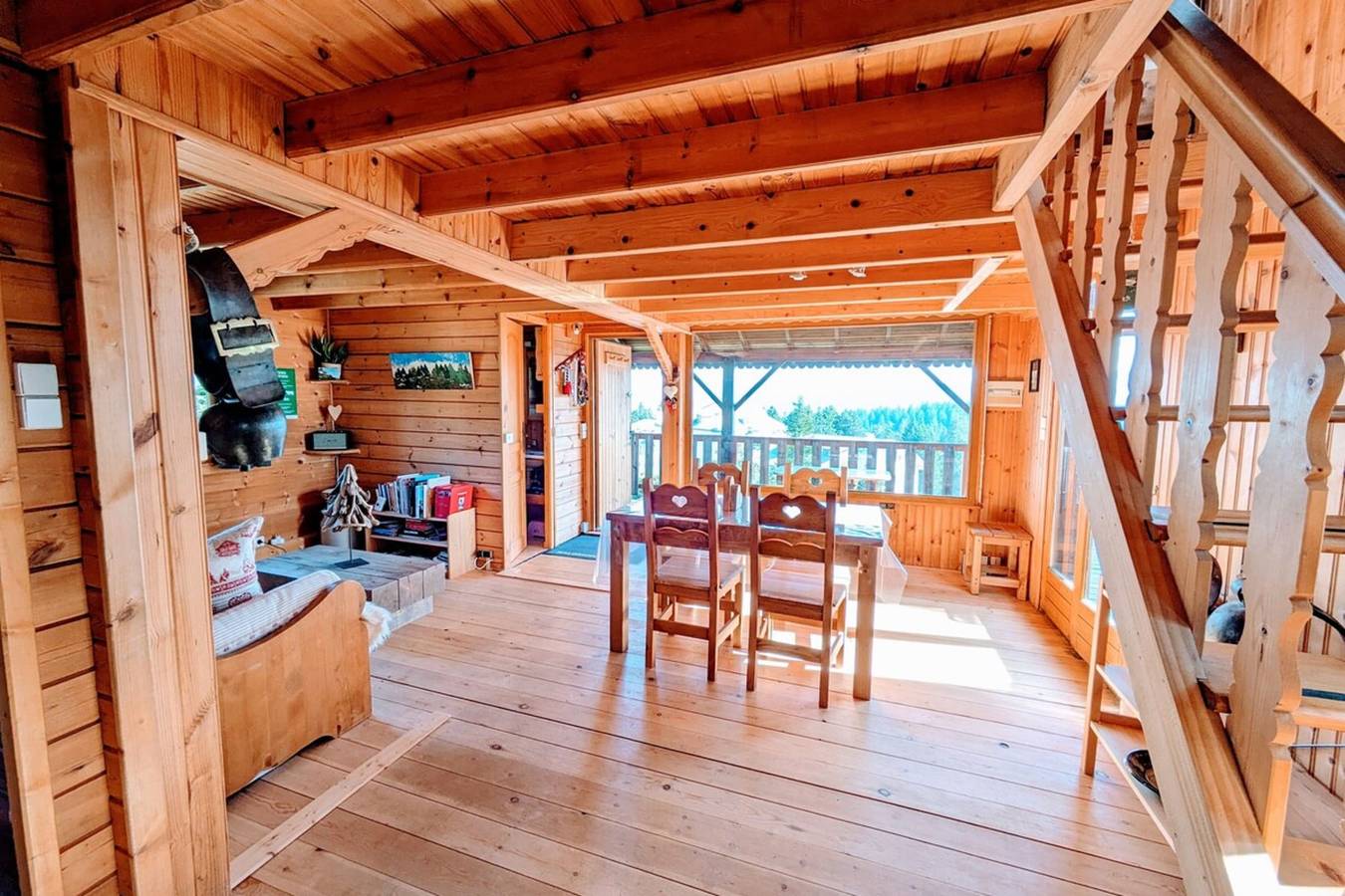 Magnifique chalet , vue sur le Mont Blanc *** in Le Revard, Pugny-Chatenod