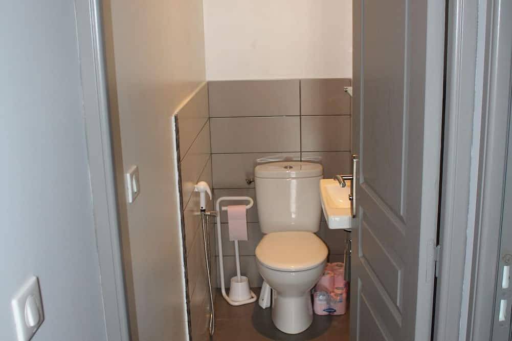 Appartamento intero, Stunning nuovo affitto, 3 camere da letto, 400 m spiaggia e dai negozi, tranquillo. in Grosseto-Prugna, Ajaccio e dintorni