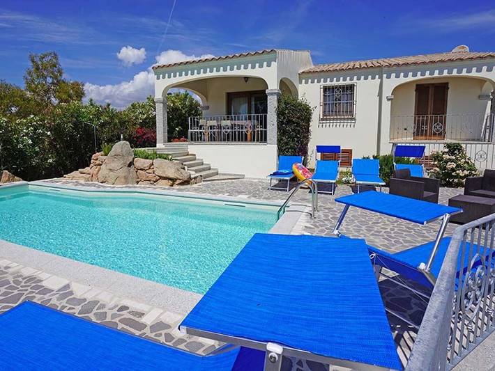 Ferienwohnung für 12 Personen, mit Pool in Budoni