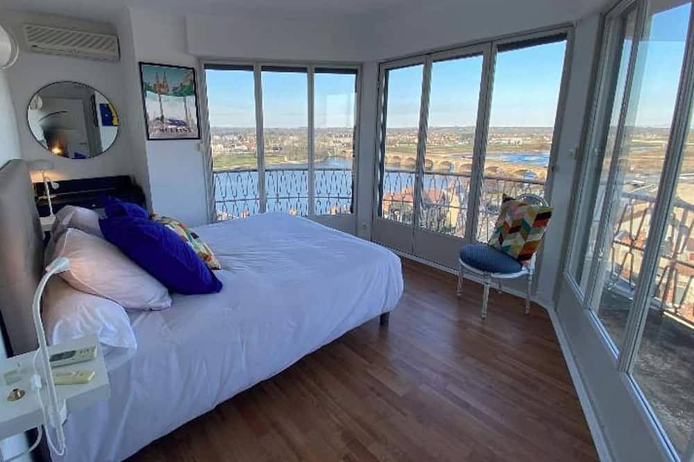 Apartamento entero, Apartamento luminoso en Moulins con terraza cerca del centro in Moulins, Allier (desambiguación)