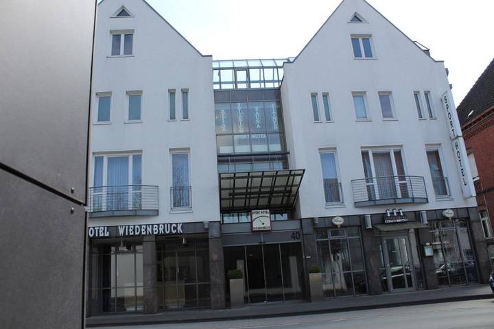 Hotel, mit Terrasse und Sauna in Rheda-Wiedenbrück
