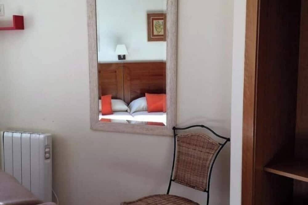 Ganze Wohnung, Duplex with 2 bedrooms (4 adults) in O Grove, Rías Baixas