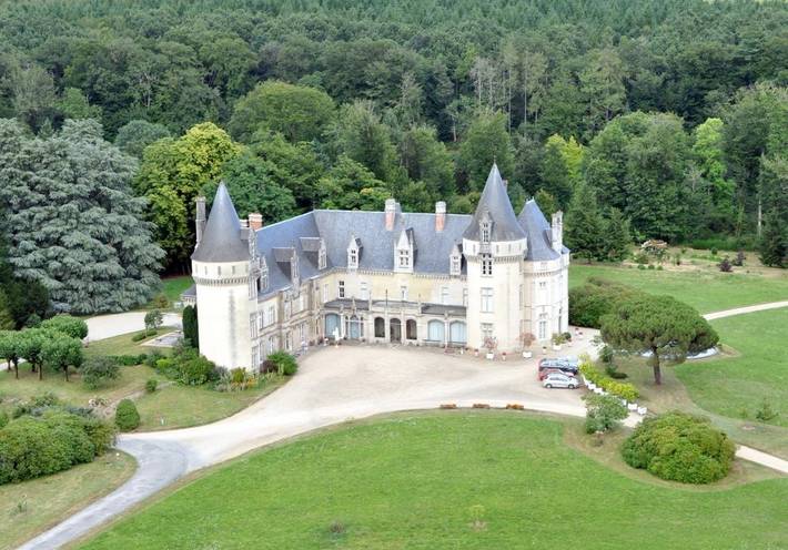Location de vacances pour 2 personnes, avec jardin ainsi que vue et terrasse dans Saint-Priest-Taurion - 2