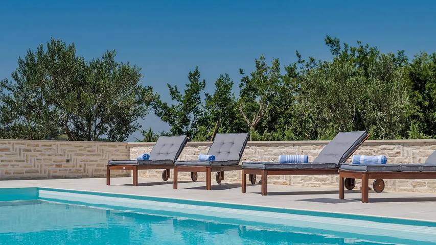 Villa für 6 Personen, mit Terrasse und Pool - 1