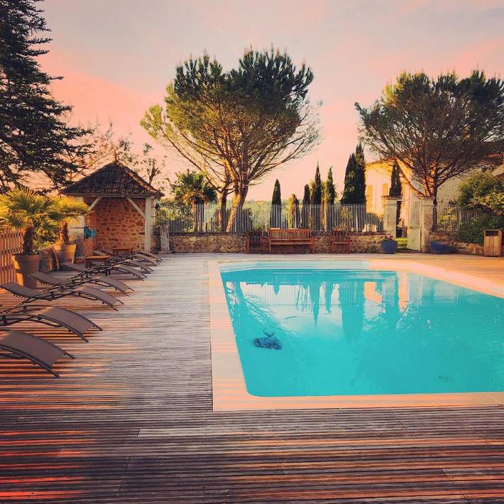 Location de vacances pour 10 personnes, avec Balcon et Jacuzzi ainsi que Terrasse et Jardin à Saint-Martial-de-Valette - 4