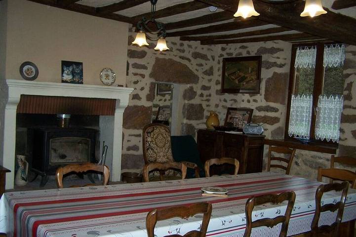 Gîte pour 6 personnes, avec Terrasse à Ségrie