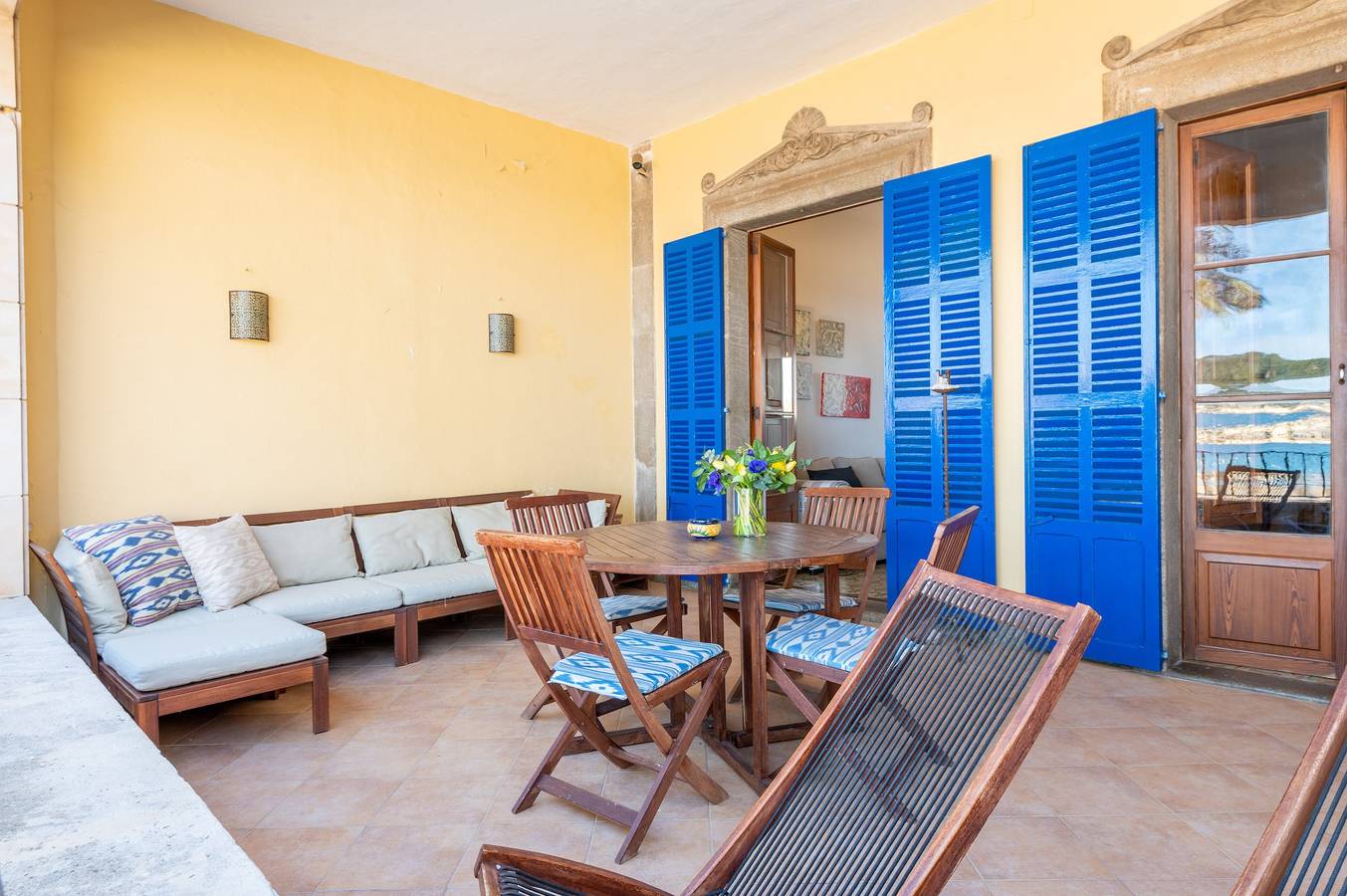 Entire apartment, Lovely Apartment On the Beach with Beautiful Terrace, A/C & Wi-Fi in Port de Sóller, Sóller
