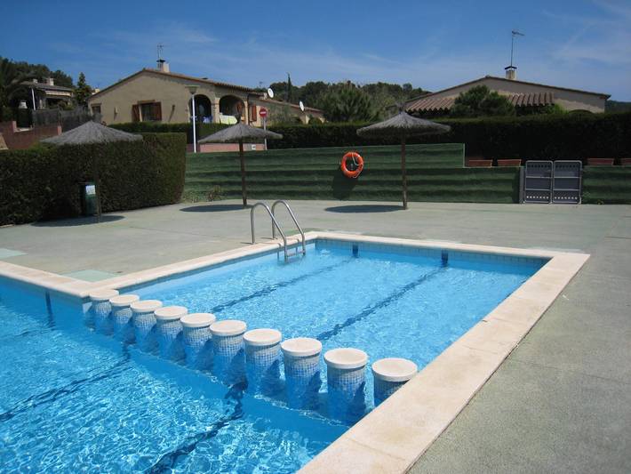 Casa rural para 5 personas, con terraza y jardín además de vistas y piscina, Se admiten mascotas en Provincia de Gerona - 2