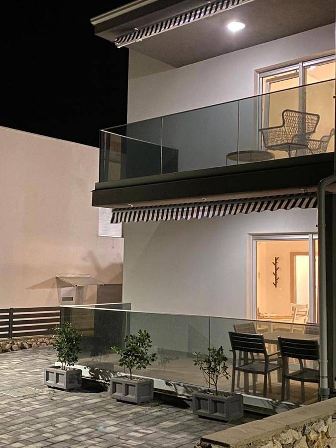 Ganze Wohnung, Three-Bedroom Apartment in Šimuni, Pag