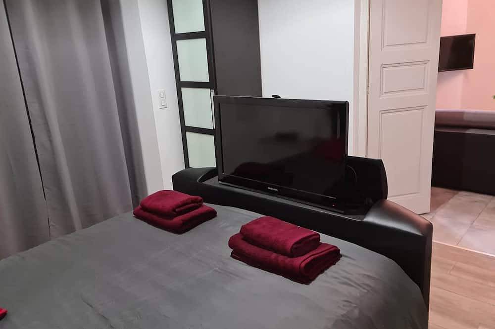 Entire apartment, The Chapel of Hercules in Chatuzange-le-Goubet, Valence region