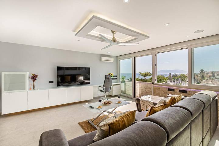 Apartamento para 5 personas, con Balcón y Terraza además de Piscina y Vistas en Playa de la Cala del Moral
