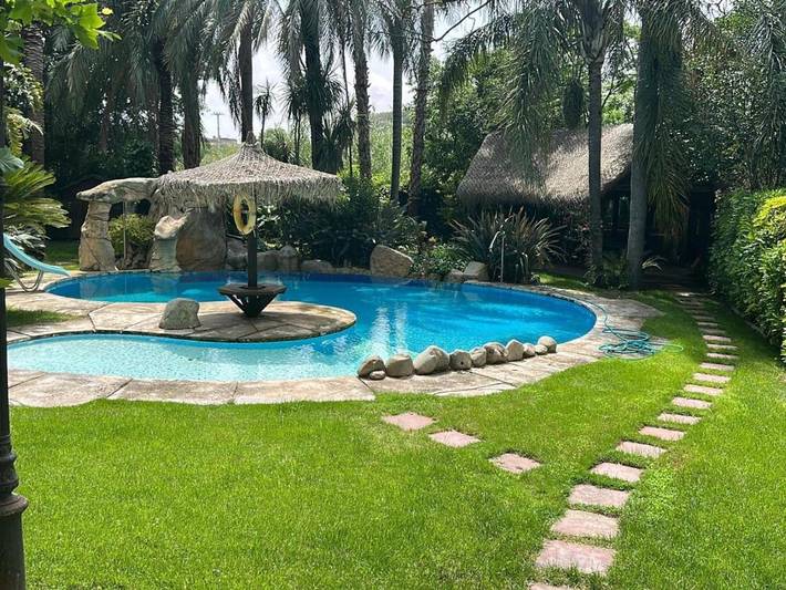 Apartamento de vacaciones para 8 personas, con vistas además de piscina y jardín, Se admiten mascotas - 1