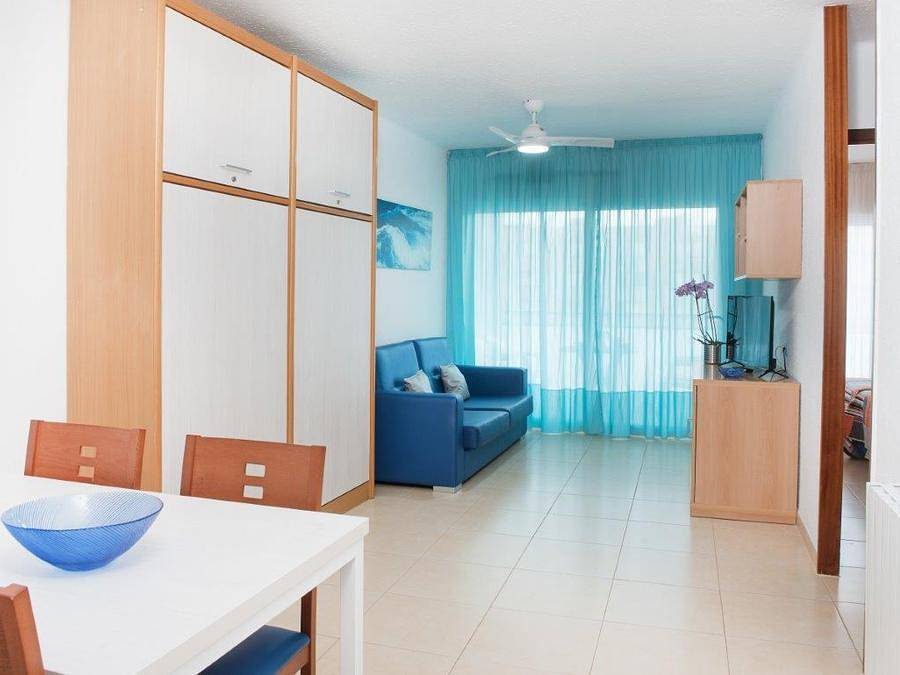 Appartements Costa d'Or - Apartment 6 persons - Type 4/6 For 2 adults or 2 adults + 1 or 2 children until 16 years old in Calafell, Costa Dorada