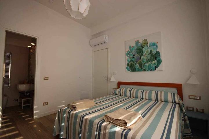 Entire apartment, Blue Bay - Gorgeous. A few steps from the Sea. in Maiori, Amalfi Coast
