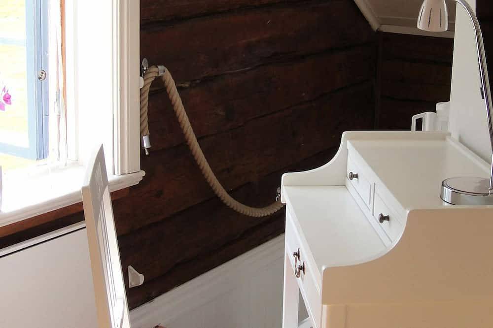 6 person holiday home in Glanshammar in Örebro kommun, Hjälmaren