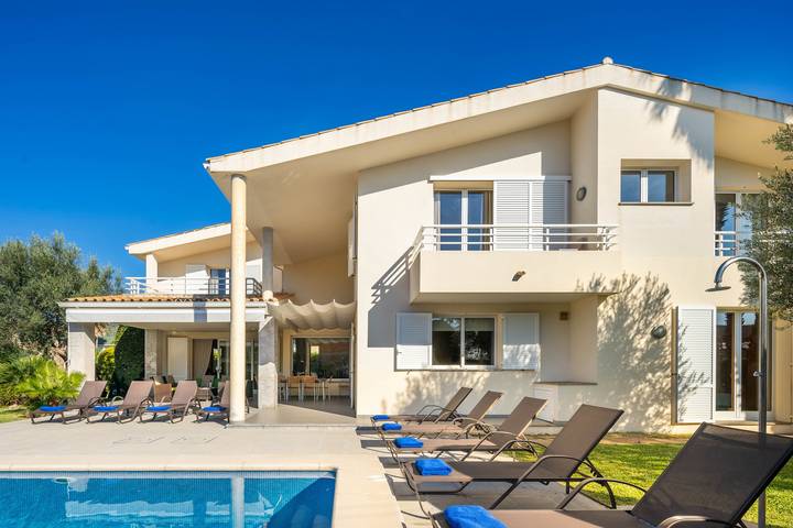 Finca für 10 Personen, mit Balkon/Terrasse und Garten sowie Pool in Port de Pollença - 4