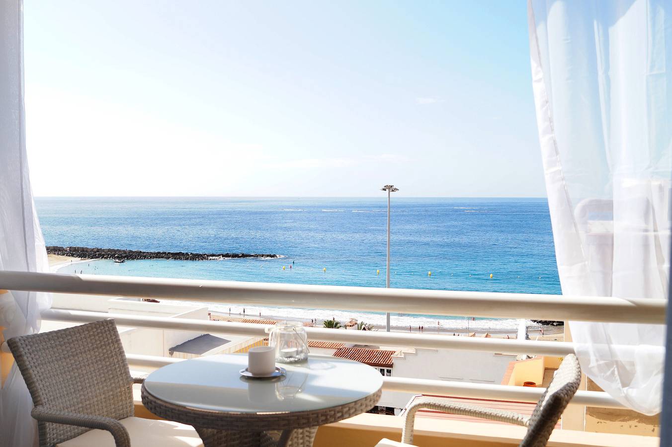 Apartamento entero, Casa Vacacional 'Los Cristianos Beach Seaview Balcon' con Vista al Mar, Wi-Fi y Aire Acondicionado in Playa de las Américas, Arona 