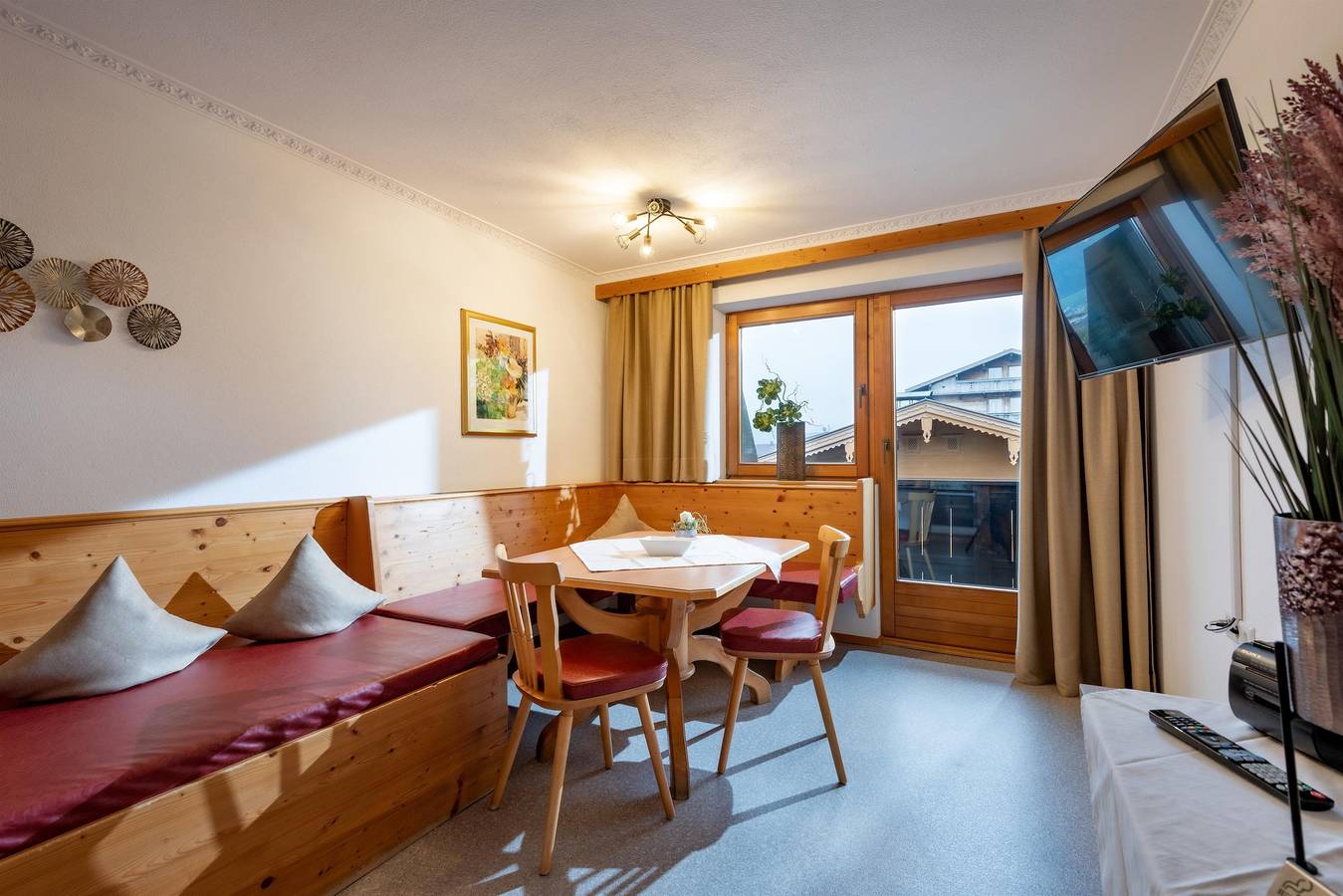 Ganze Ferienwohnung, Haus Schroll in Ried im Zillertal, Ski-Optimal Hochzillertal