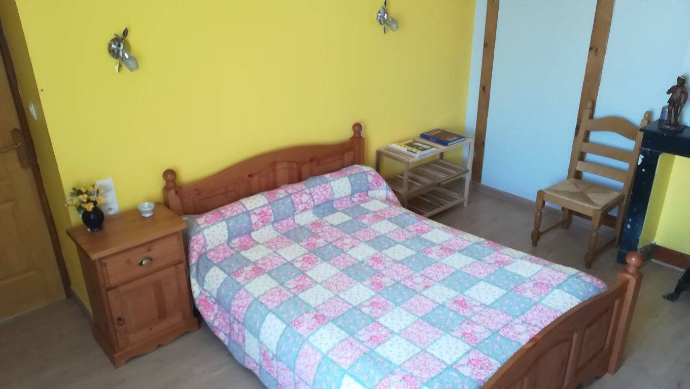 Au cœur de l'Enclave, chez Ginette et Jean-Claude - Chambre 2 in Mœuvres, Département Nord