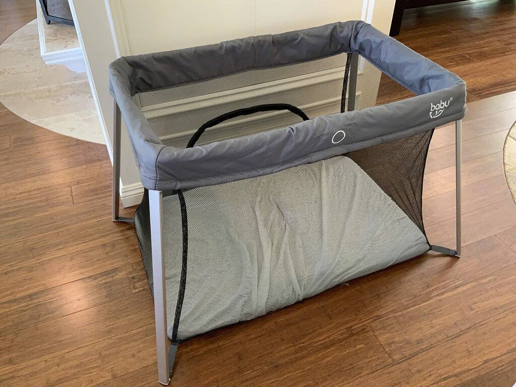 Parklike 4 bedroom Anthuriumhouse, 3+ acres, peaceful, gated, convenient in Hilo, South Hilo