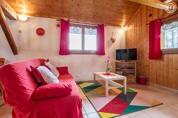 Gîte pour 3 personnes, avec terrasse dans Allondaz