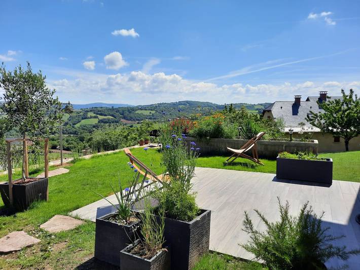 Gîte pour 2 personnes, avec terrasse et jardin à Auzits