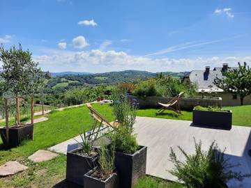 Gîte pour 2 personnes, avec terrasse et jardin à Auzits