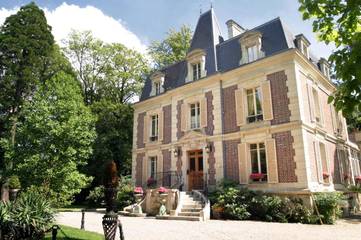 Hôtel pour 2 personnes, avec terrasse et jardin ainsi que sauna et jacuzzi à Bray-et-Lû
