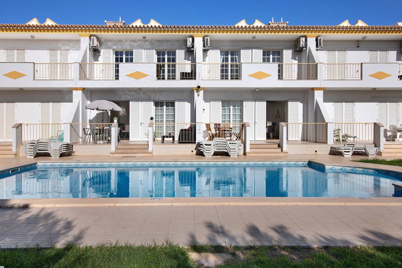 Villa Martinique mit Gemeinschaftspool, Wlan und Klimaanlage in Albufeira, Faro Distrikt