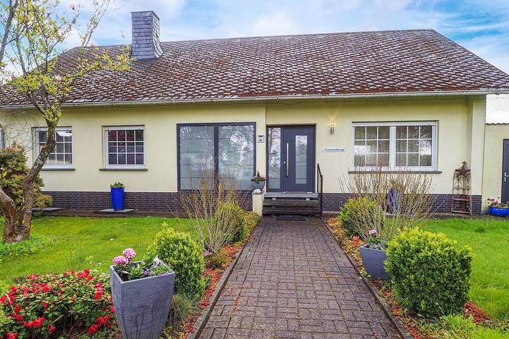 Ferienwohnung für 6 Personen, mit Terrasse und Garten