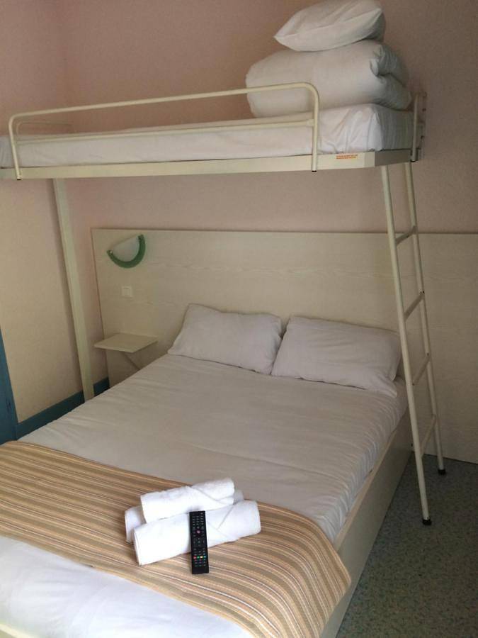 Hôtel pour 2 personnes, avec terrasse et jardin, animaux acceptés dans Beaurepaire-en-Bresse - 4