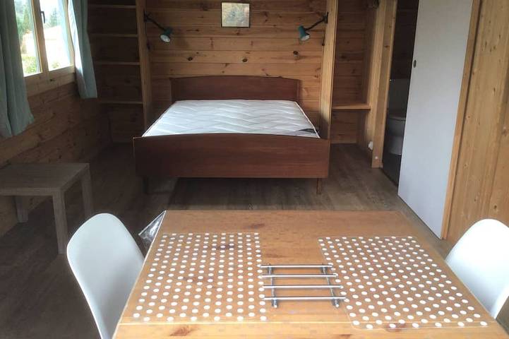 Gîte pour 2 personnes, avec jardin à Tour-de-Faure - 2