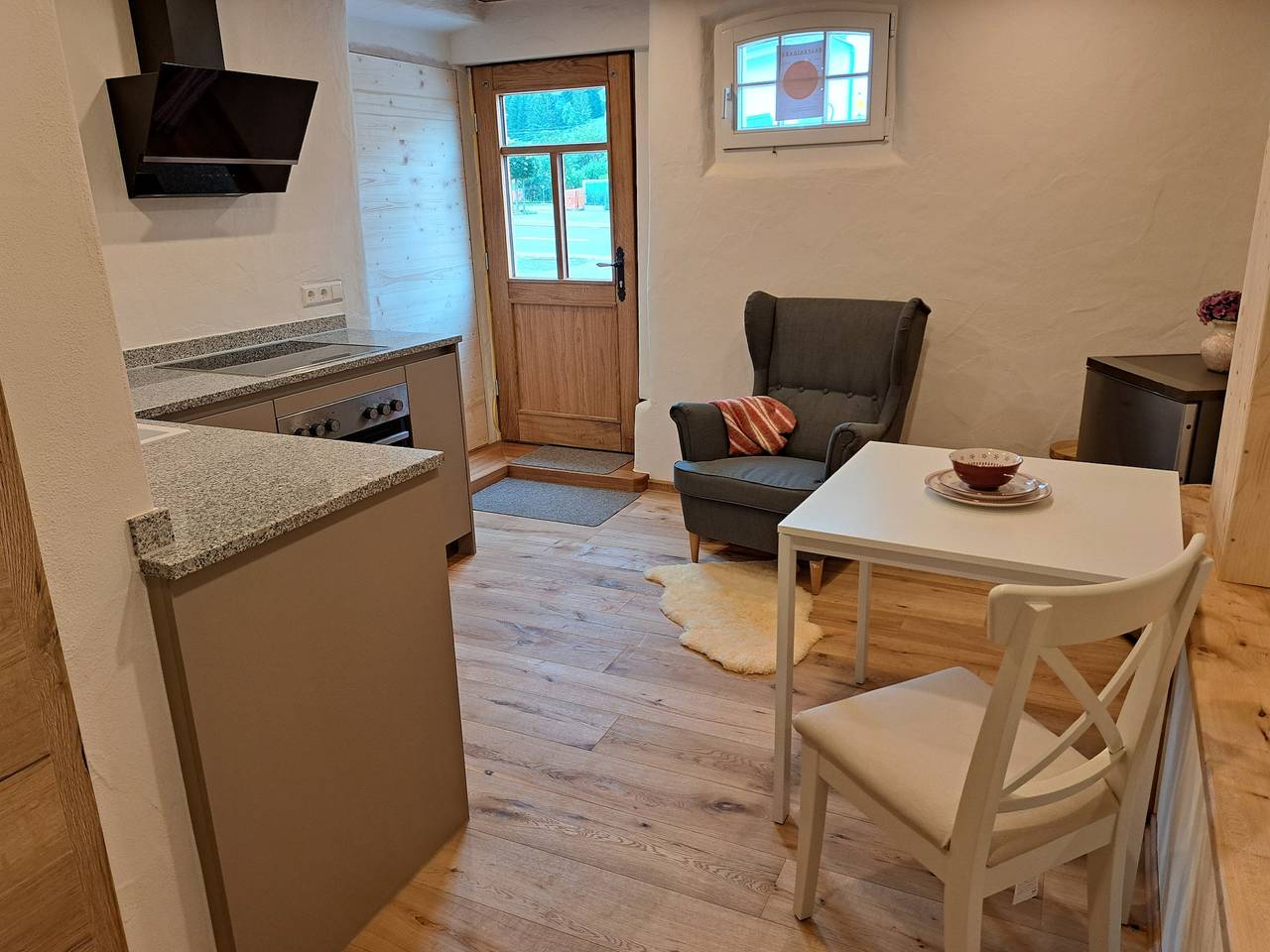 Ganze Wohnung, Ferienwohnung im Gustavhaus - Wohnen im Denkmalschutz mit modernster Technik, Wellnessdusche & Wlan in Meßstetten, Neckar-Alb