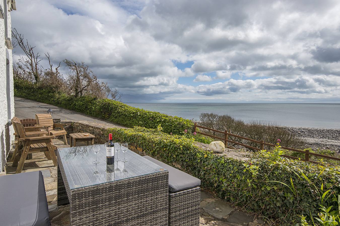 Black Hall Cottage in Amroth, Pembrokeshire